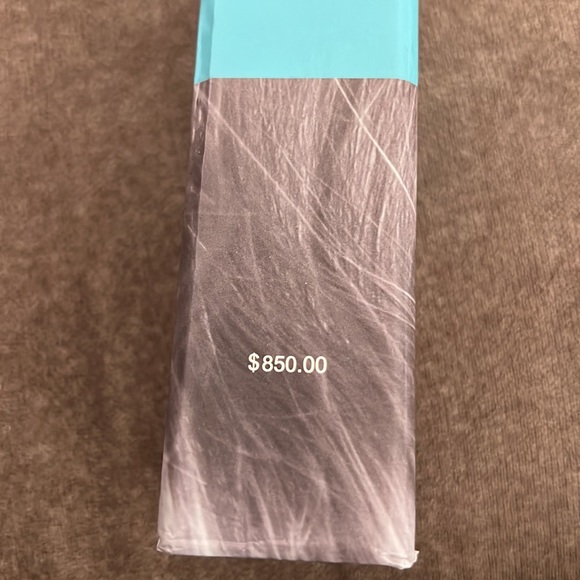 - New 22” Beyond the Beauty 100% human hair extensions - Picture 9 of 10